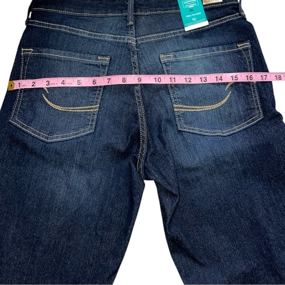 NWT Levi’s Signature Gold Totally Shaping Women’s Jeans - Slim Straight - 8L - Picture 5 of 12